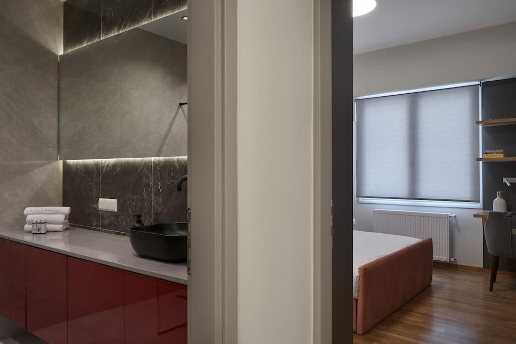 Little Gem: Modern Urban Retreat Daire Atina Dış mekan fotoğraf